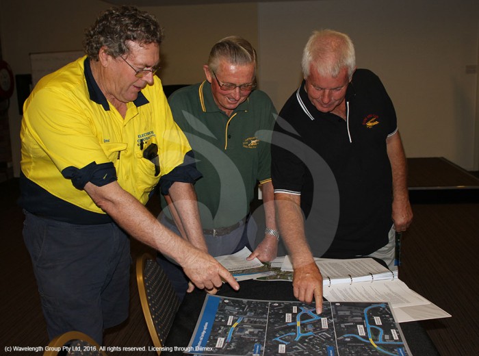 Disscussing the plans for Scone: Errol Elliott, Ron Wakem and Robert Brayley.