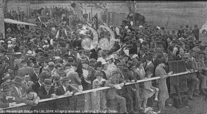 Aberdeen race crowd in the 1960s.