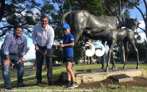 Mayor Wayne Bedggood, Festival president David Gatwood and xxxx with the Mare and Foal in Scone.